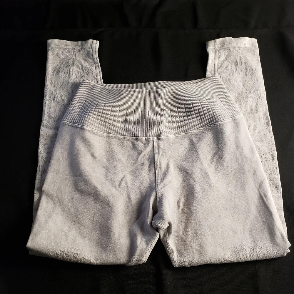Avocado Seamless Grey Leggings‎ - Picture 2 of 7